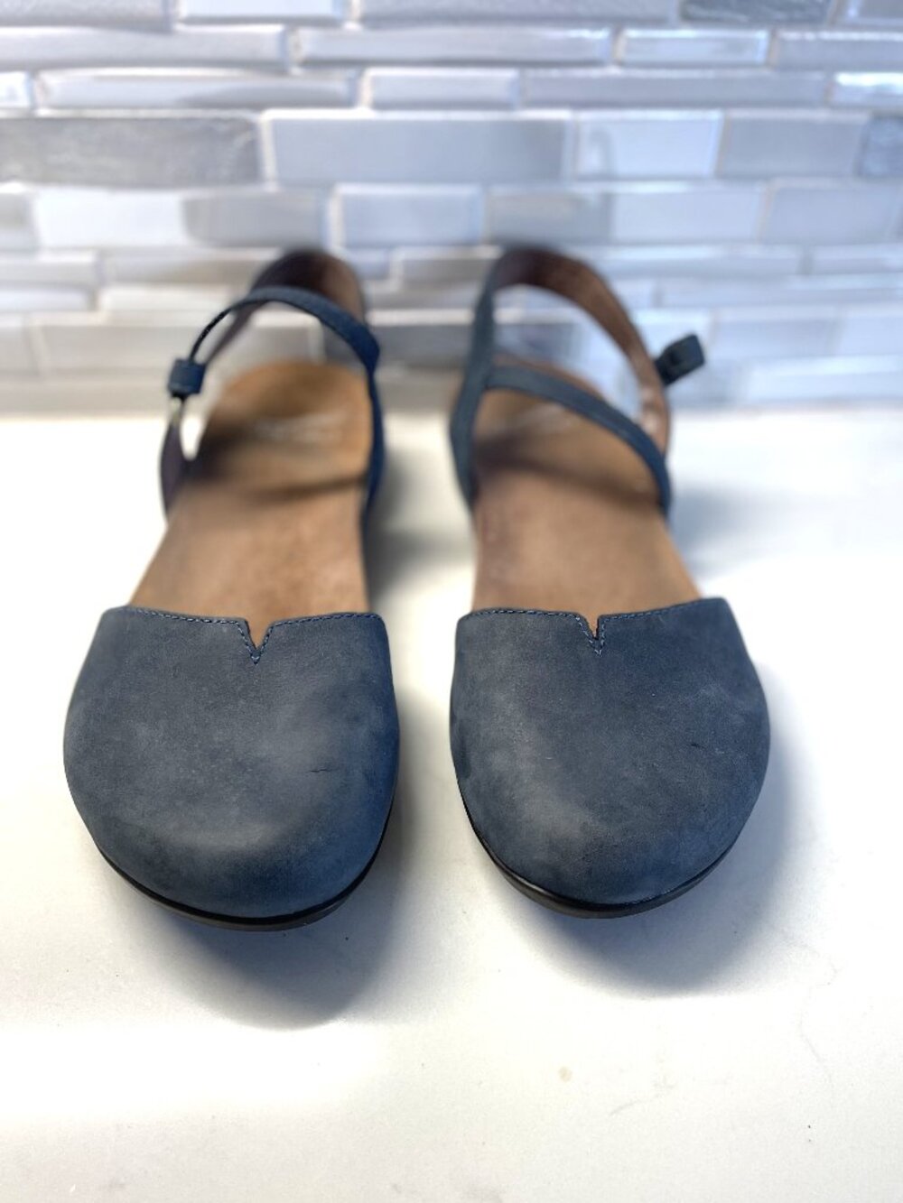 Dansko Women's Closed-Toe Sandals Rowan Navy Milled Nubuck Size 38   U.S. 7.5